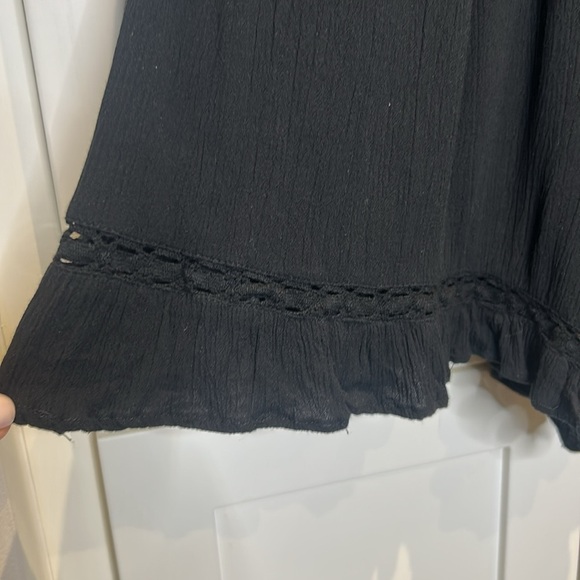 American Eagle Black Ruffled Lace Romper 
Size L - Picture 4 of 17